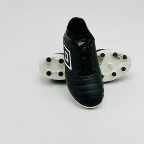 Umbro Calcio FG Football Boots, Black/White
