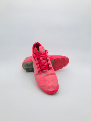 Under Armour Magnetico Pro 2.0 (estimated) - Hot Pink / Radiant Pink with Grey Pattern